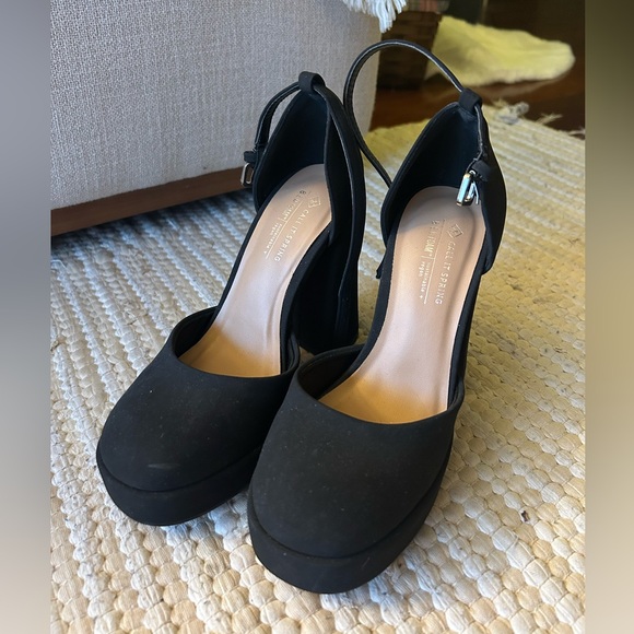 Call it Spring Anabelle Black Women's Pumps - Picture 4 of 5